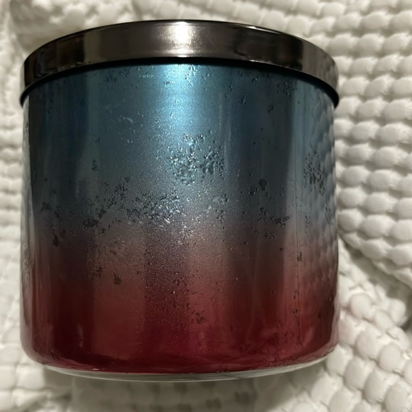 NEW-Bath & Body Works - Stranger Things The Upside Down 3 Wick Candle - Picture 2 of 4